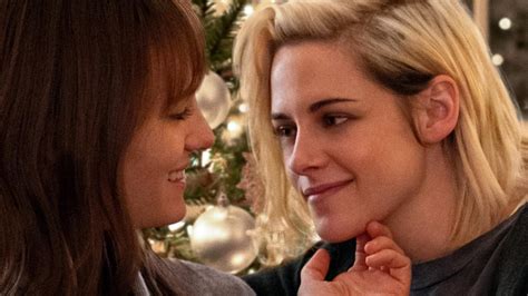 Happiest Season Star Kristen Stewart On Queer Christmas Movie The