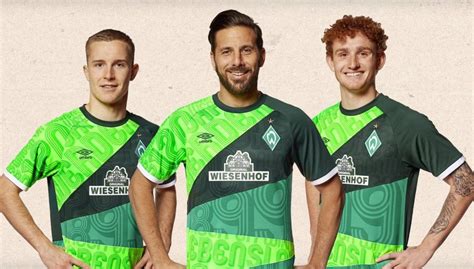 I've had issues with werder bremen on both fm20 and 21. werder-bremen-120-anniversary-umbro-kit-1