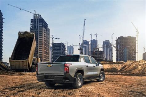 Chevy Shows Off Fully Electric Silverado Ev At Ces Keynote The Truth