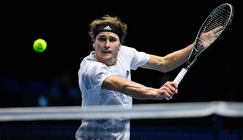 Im duell gegen djokovic führte ein wutanfall zverevs im zweiten satz zur wende, als es gerade so aussah, als. ATP-Finals: Alexander Zverev gegen Novak Djokovic im ...