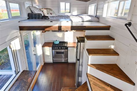 Tiny House On Wheels W Big Kitchen And Double Sink Vanity Interiores
