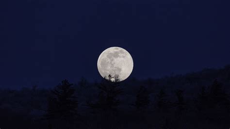 Download Wallpaper 2048x1152 Moon Full Moon Night Nature Dark