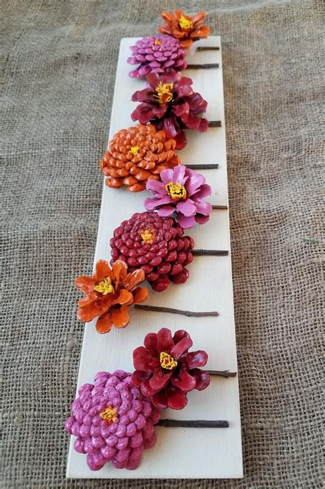 Painted Pinecone Flowers On Reclaimed Wood In 2020 Pine Cone Art