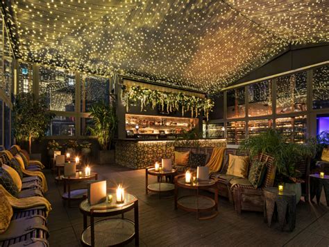 23 Nyc Restaurants And Pop Up Bars Decked Out For The Holidays