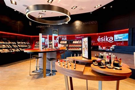 Esika Flagship Store By Modulor Retail Architecture Lima Peru