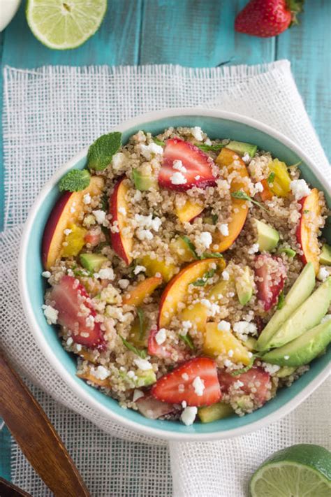 A yummy, healthy main dish with black beans and quinoa. 20 Delicious Main Dish Salad Recipes for Summer - onecreativemommy.com