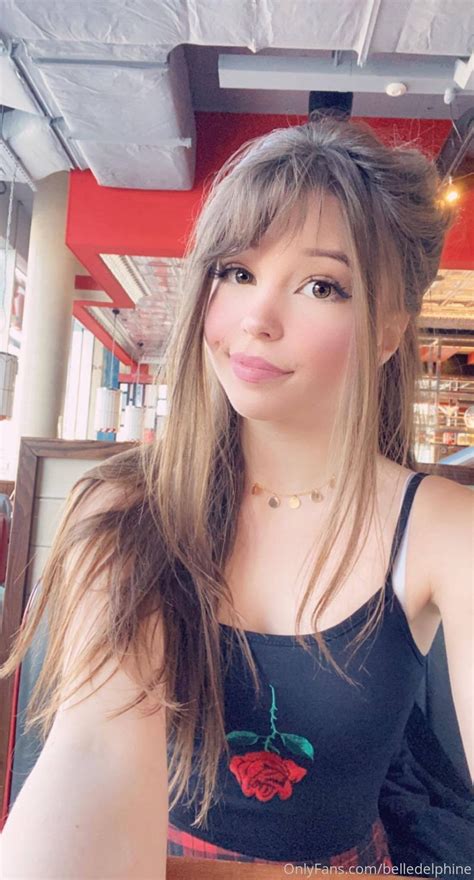 Belle Delphine Snapchat Belle Delphine Biography Pictures And Social Accounts