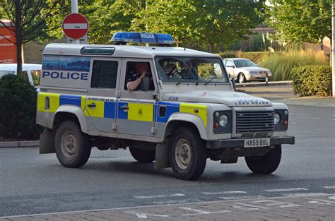 Hx59bxl Hampshire Police Country Watch Land Rover Defender Flickr