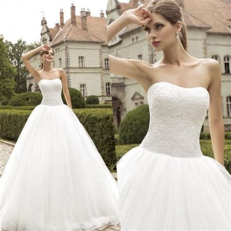 This dress is perfect for any special occasion. Plus size retro & vintage wedding dresses - PlusLook.eu ...