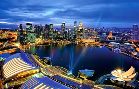 Modern singapore was founded as a british trading colony in 1819, and since independence, it has become one of the world's most prosperous countries and boasts one of the world's busiest ports. Hiçlikte Bir An: Aslan Şehir: SİNGAPUR