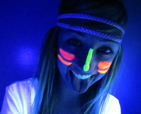 10 Fashionable Glow In The Dark Face Paint Ideas 2023