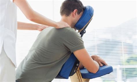 5 on the spot benefits of getting a relaxing seated massage smart tips