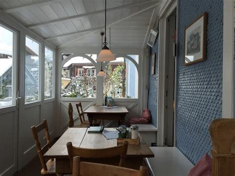 Majoitus valikoima cafe blaues haus maamerkin lähellä vaihtelee suuresti ylellisisten hotellien ja. Cafe Blaues Haus - Bild von Cafe Blaues Haus, Oberstaufen ...