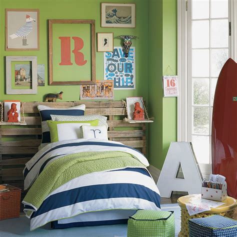 We've gathered around an inspiring showcase of 15 green and blue boy's bedroom design ideas in order to provide you with cool ideas and get you inspired. Bedroom Mint Green Wall Scheme In Toddler Boys Bedroom ...