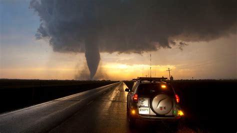 Storm Chase And Spotting Rozel Tornado Kansas 18th May 2013 Youtube