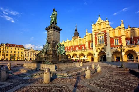 C'est la liste de page de ville. Le Tissu Hall Dans La Ville De Cracovie Olt, Pologne Photo ...