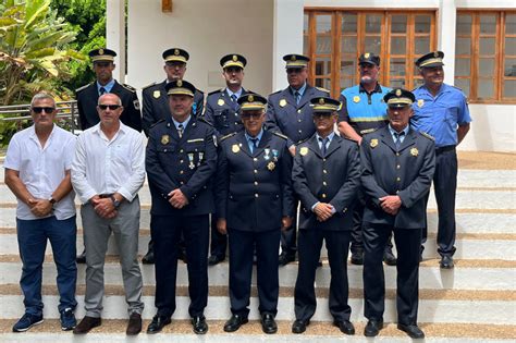 Pájara Reconoce La Labor De Esteban Hernández Tras Casi Cuatro Décadas Como Jefe De La Policía