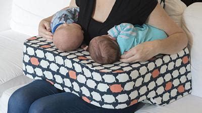 The best nursing pillows for breastfeeding moms and parents, from brands including my brest friend, boppy, bbhugme, blessed nest, and infantino. About-twins.com - Home