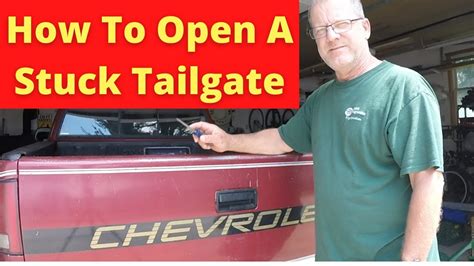 How To Open A Stuck Tailgate Youtube