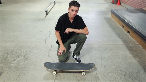 How To Ride A Skateboard The Basics Youtube
