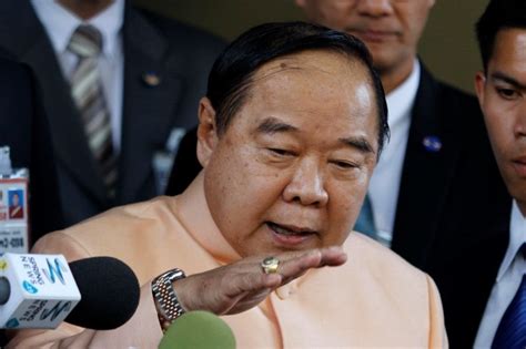 เป็นบุคคลที่มีความรู้ ความสามารถ ถ้าผมไปนำใครมาก็ไม่รู้ และไม่รู้ว่าใครเป็นใคร สนช.ก็จะตีกันมั่วไปหมด ต้องเลือกคนที่รู้จักมาช่วยเหลือ. "บิ๊กป้อม"รู้ไต๋ "ปู"ให้ข่าวสื่อนอกเมินพวกจ้องคว่ำ รธน. ...