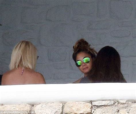 Nicole Scherzinger Shows Off Figure In Gold Bikini In Mykonos Daily Mail Online