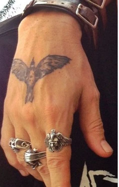 Johnny Depp Tattoo Bird Favorite Tattoos Tatoeage Ideeën Tatoeage