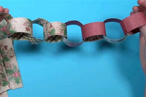 How To Make Christmas Paper Chains Gathered