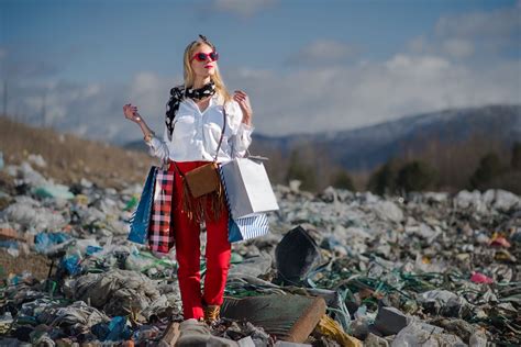 The Environmental Impact Of Fast Fashion Tiny Waste Gambaran