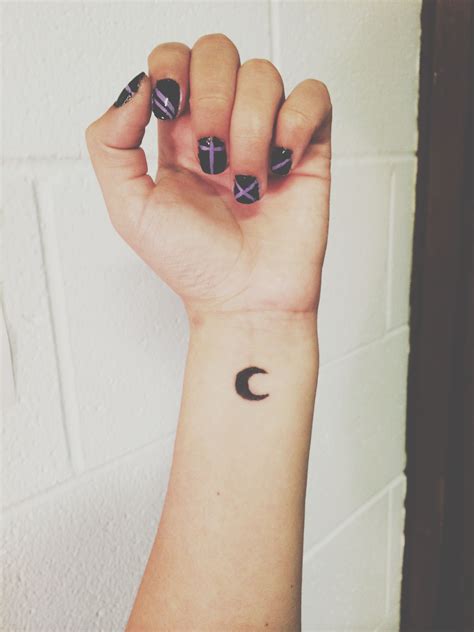 Introducing Crescent Moon Tattoo Designs To Show Off Your Personality