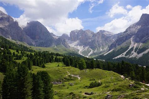 Hiking Walking In The Dolomites Italy Alps