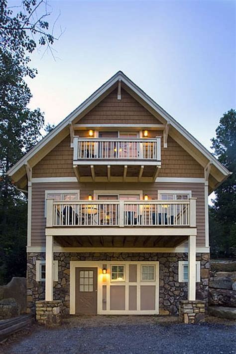 Resorting to minimalist house design when you have a small lot is a wise decision. 92+ Stunning Second Floor Balcony Architecture Ideas ...