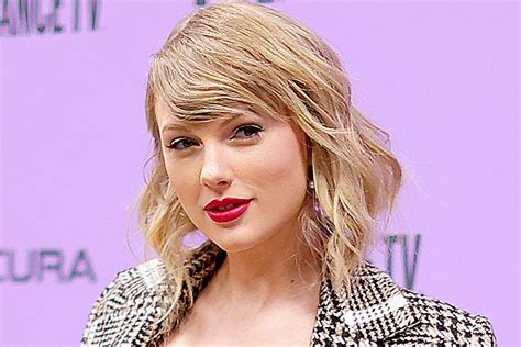 Raised on a christmas tree farm in pennsylvania, swift moved to nashville, tennessee at age fourteen to pursue a career… Taylor Swift Reveals How Quarantine Changed Her Creative ...