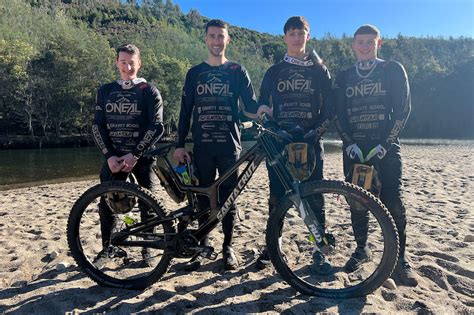 Gravity School Racing By Sr Suntour Race Team Launched With Jack