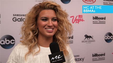 Mc At Bbmas Tori Kelly Reacts To Standing Ovation Youtube