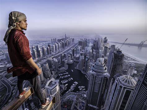 Daredevil Snaps From The Tallest Residential Building In The World