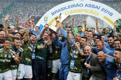 Choisissez parmi des contenus premium fans of palmeiras de la plus haute qualité. Bolsonaro Attends Palmeira's Final Game And Celebrates ...