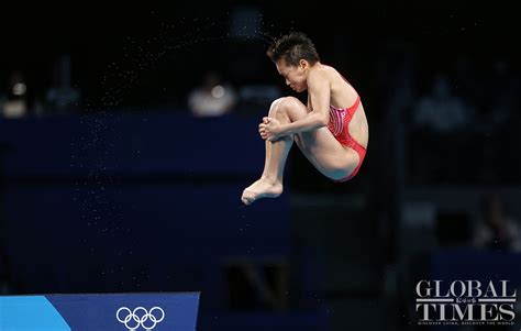 Live From Tokyo Chinas Teenage Genius Diver And Her Teammate Clinch