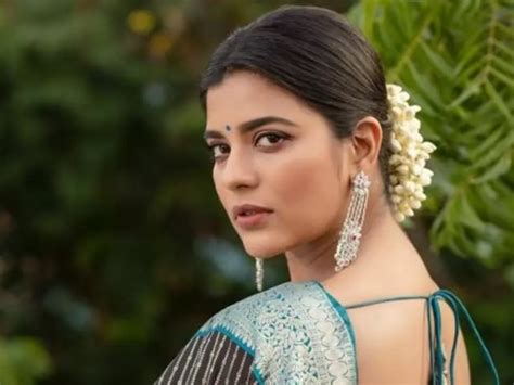 Astonishing Compilation of Aishwarya Rajesh Images - Over 999+ Stunning