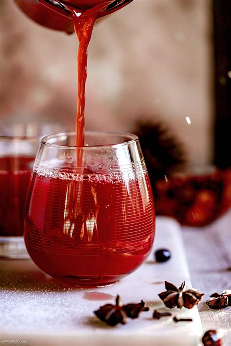 Add 4 oranges and rosemary stalks to ice ring mold. Christmas Cranberry Bourbon Cocktail Recipe - Christmas ...
