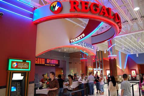 Regal Cinemas 14 At Ithaca Mall The New Movie Theatre At I Flickr