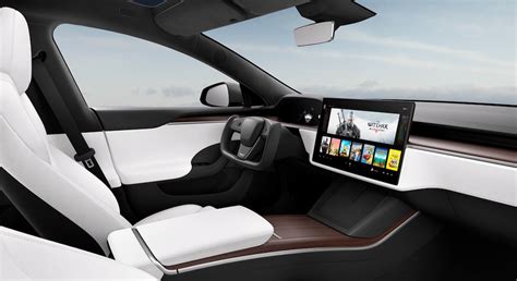 Das model s plaid bietet die größte reichweite und die schnellste beschleunigung aller elektrofahrzeuge in produktion, die bisher gebaut wurden. Tesla unveils new Model S Plaid with refreshed design and ...
