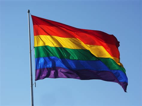 Significado de la Bandera LGBT un símbolo diseñado por Gilbert Baker