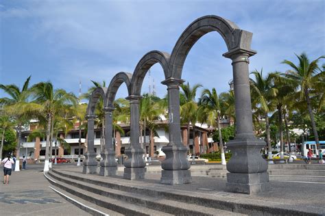 Los Arcos En El Malecón De Puerto Vallarta │the Malecon Arches Puerto