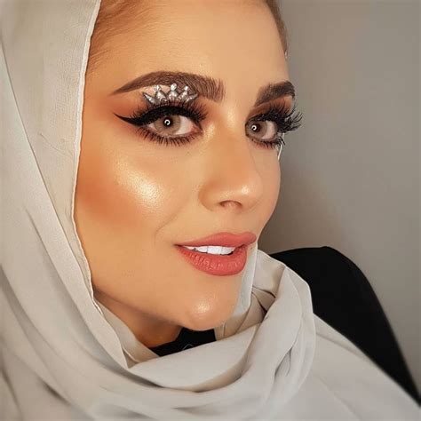 Pin By Luxyhijab On Hijabis Makeup Looks مكياج المحجبات Makeup Looks Makeup Fashion