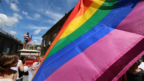 Divisivo, così il governo rischia. Omofobia, la Lega blocca ancora il ddl Zan. M5S: "Hanno ...