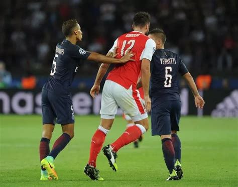 Olivier Giroud Slams Marco Verratti After Duo Are Sent Off During