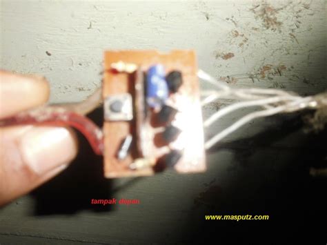 Langkah yang perlu dilakukan hanyalah merangkaikan lampu led secara paralel dengan kabel dan diserikan dengan resistor sebelum masuk ke catu daya. 30+ Ide Skema Lampu Natal Yang Sudah Jadi Dari Toko - Inspiratif Galeri
