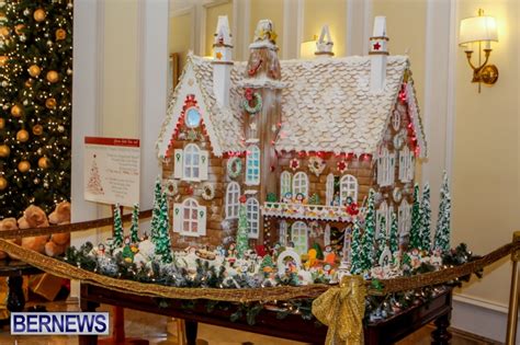 Photos Fairmonts Giant Gingerbread House Bernews