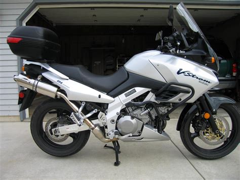 This will be a work in progress and i'll add more thoughts as the miles accumulate. 2004 Suzuki V-Strom 1000 - Moto.ZombDrive.COM